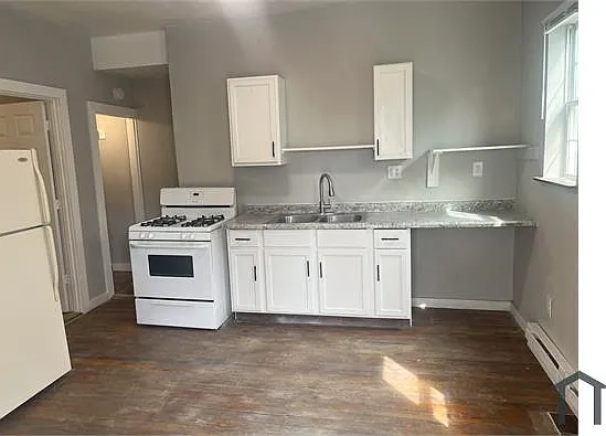 50 E Regent St #E — Photo 4