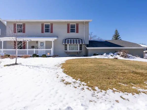 2850 Volquardsen Ave, Davenport, IA 52804