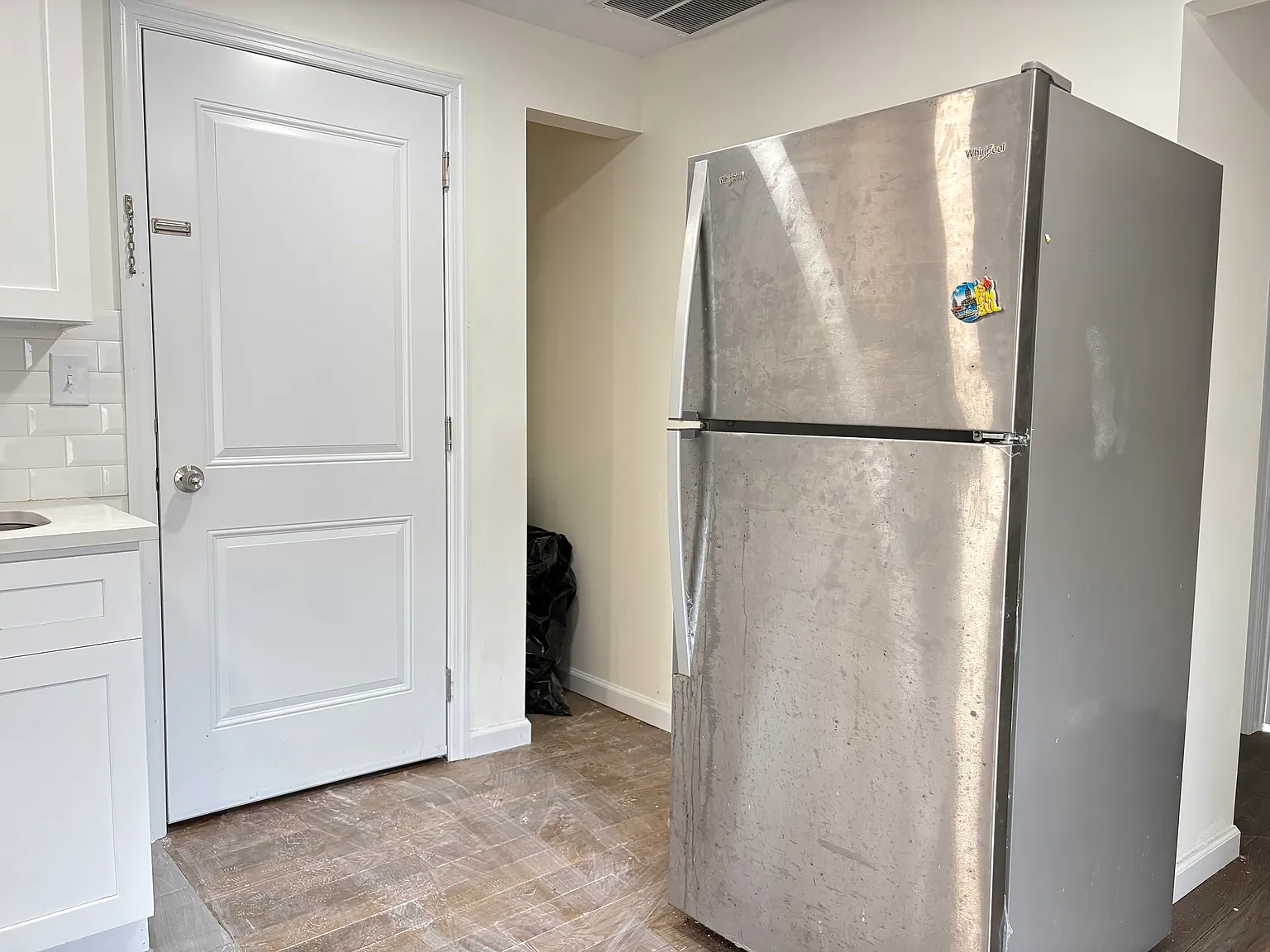 4 bed, 1200 sqft, $2,700 — Photo 2