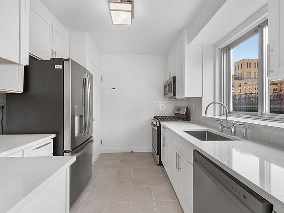 3rd image of 254 E 68th St APT 4A