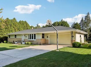 238 Summit Dr, Fredonia, WI 53021