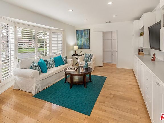 4th image of 5333 Janisann Ave