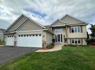 2234 Coldwater Xing, Mayer, MN 55360