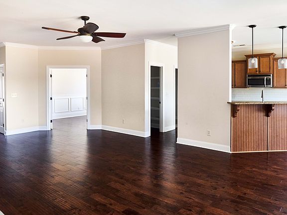 4th image of 115 Somer Creek Ln