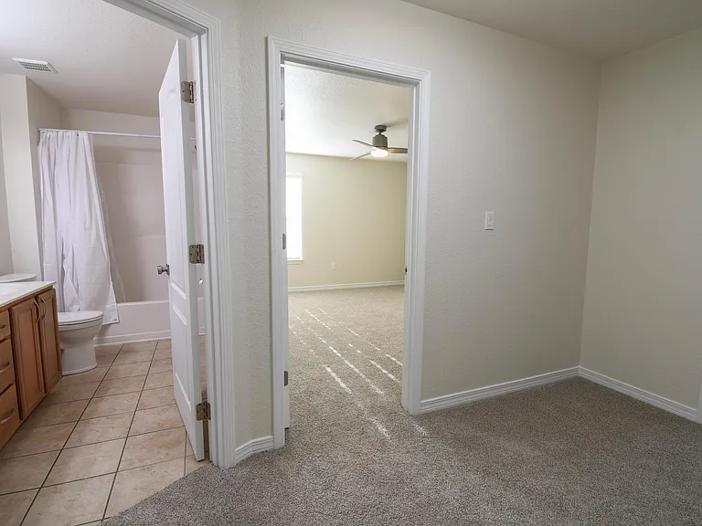 2nd & 3rd bedroom hallway bathroom