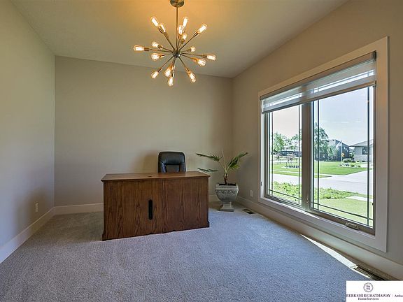 5th image of 520 Sherwood Dr