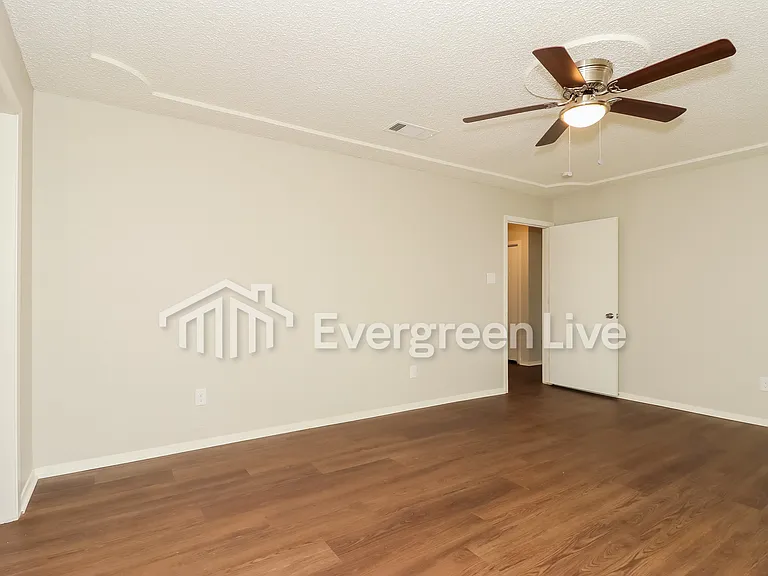 2417 Meadow Vw — Photo 14