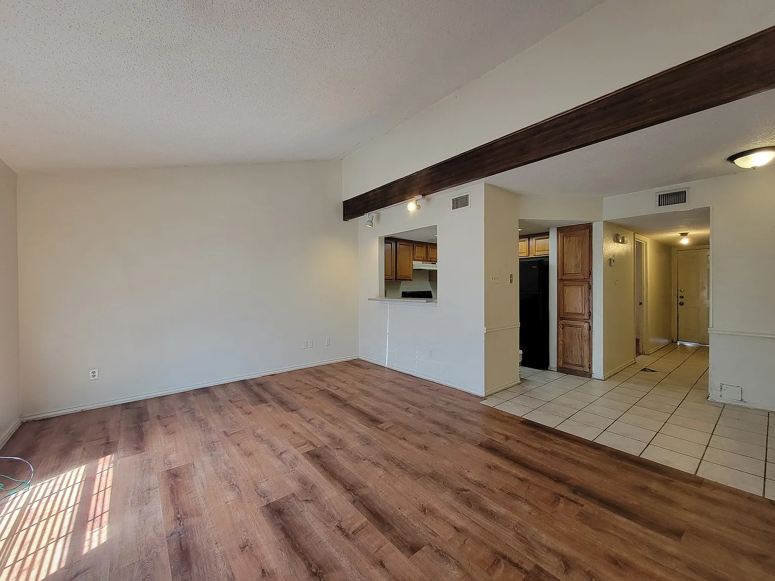 For Lease ; 1324 Bluffview #B, Seagoville, Tx 75159 — Photo 1