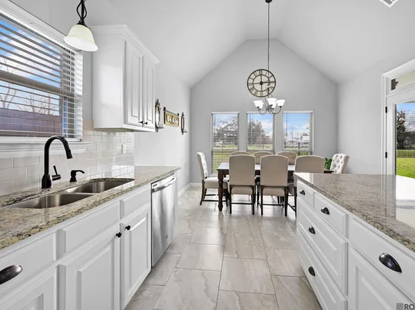 37226 Meador Ln, Geismar, LA 70734