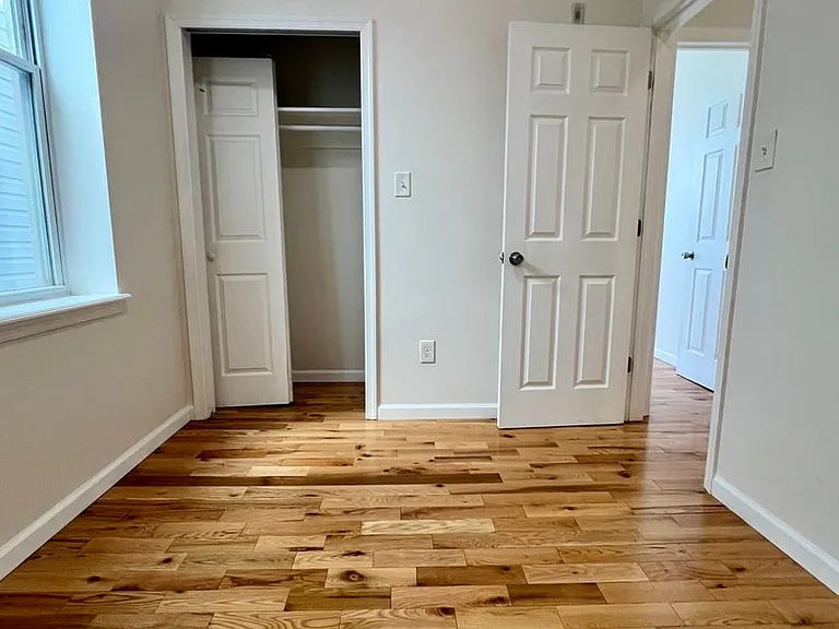 Master St W 2131 — Photo 11