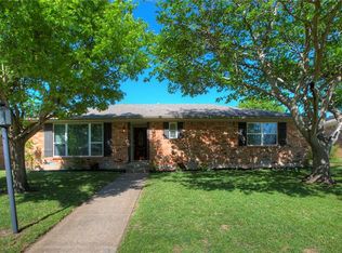 2530 Greenport Dr, Dallas, TX 75228