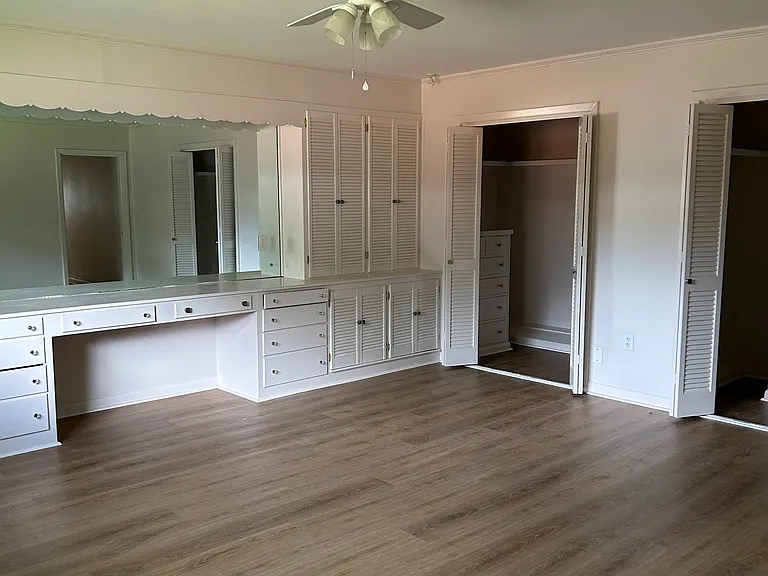 223 Stephanie Ave — Photo 17