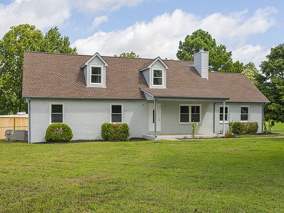 5th image of 101 Dover Ct