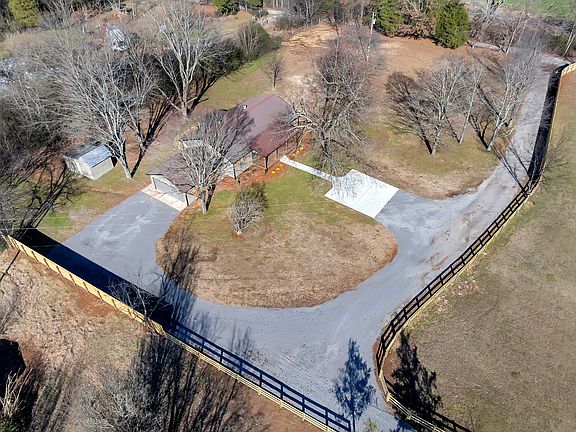 2nd image of 810 Frank Martin Rd