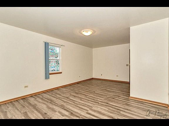4th image of 1029 Kenilworth Dr
