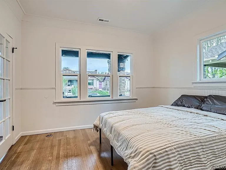 1400 Perry St — Photo 10