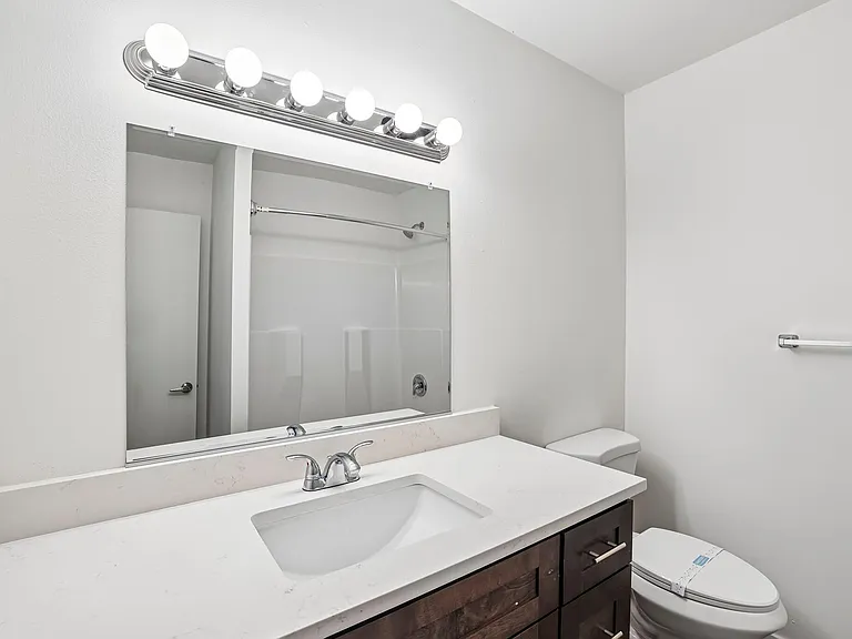 Midland Apartments — Photo 45