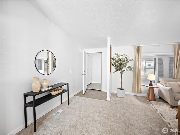 4th image of 18223 85th Avenue Ct E