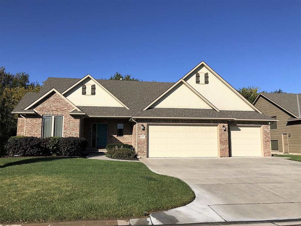 1st image of 613 N Lakecrest Cir