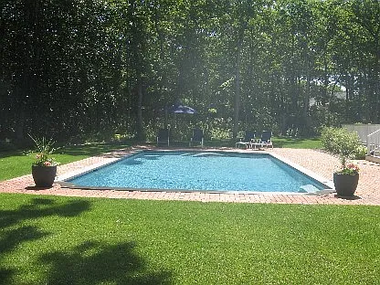 Four Bedroom Contemporary in Springs — Photo 3