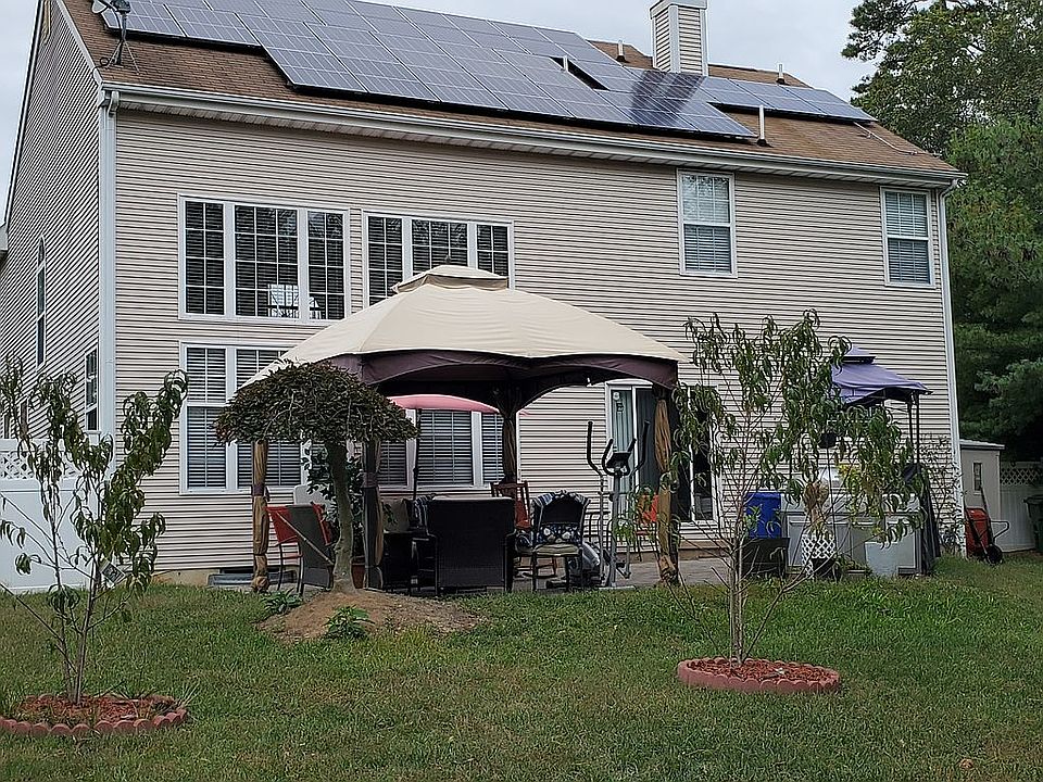 1st image of 33 Crown Cir