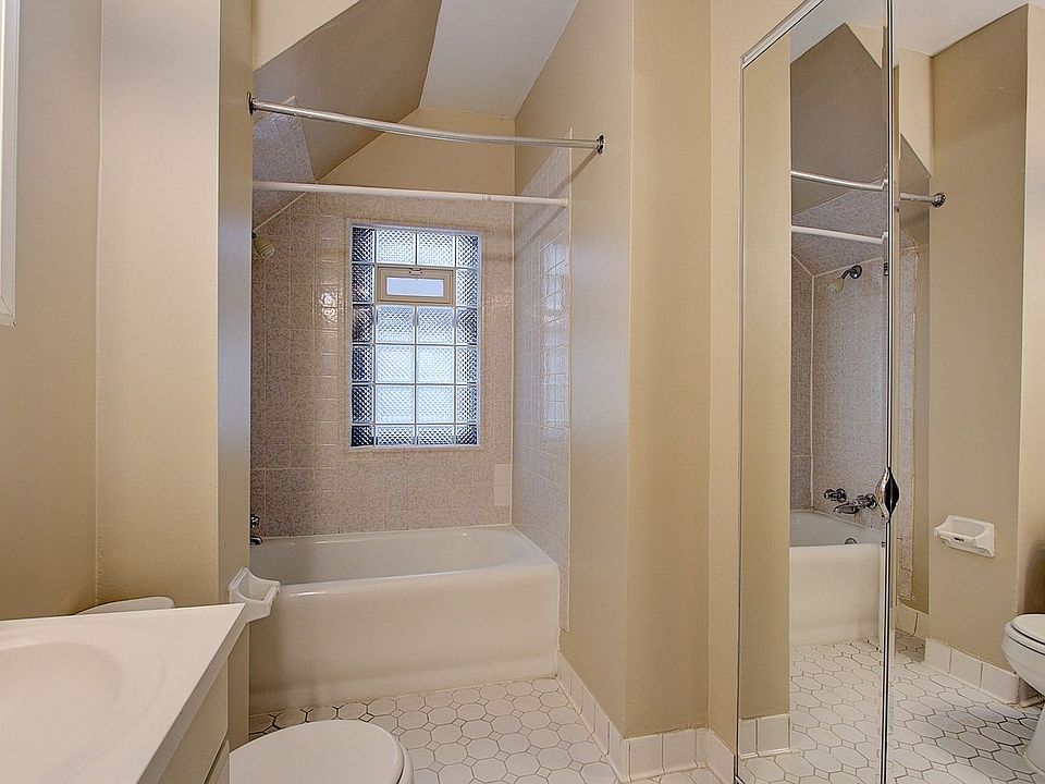 1st image of 2423 N Holton St #2423