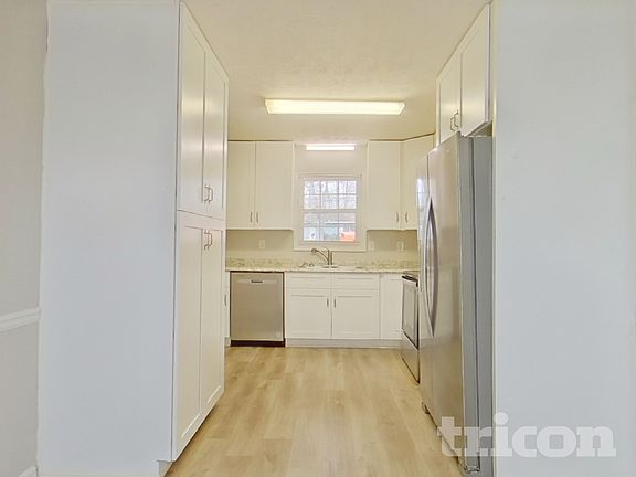 4th image of 3376 Poplar Dr