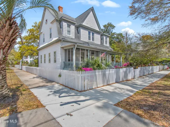 301 E Moore Street, Southport, NC 28461