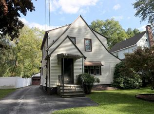 7 Locust Rd, Poughkeepsie, NY 12603