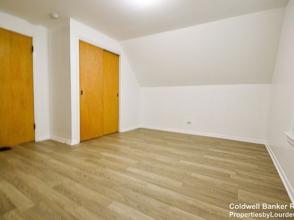 5th image of 3432 N Avers Ave