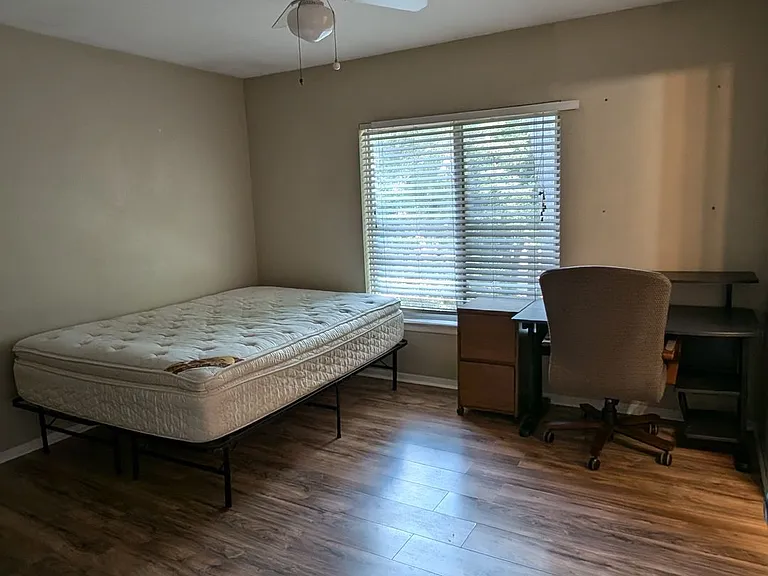 4000 SW 23rd St #5-205 — Photo 2