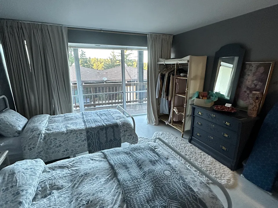 872 Sierra Vista Dr #25