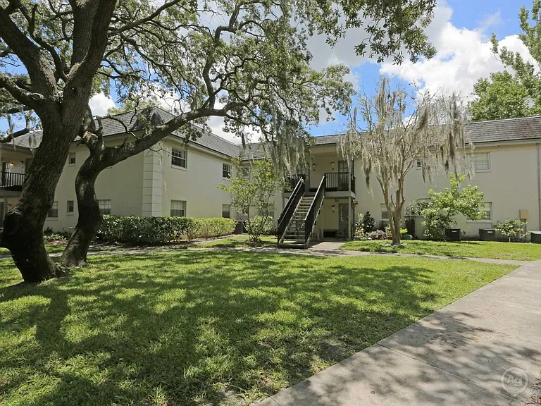 La Aloma Apartments — Photo 21