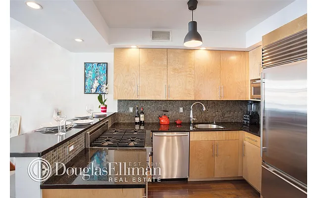 Sold by Douglas Elliman | media 14