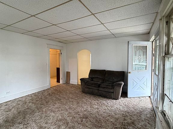 3rd image of 461 Pataha St