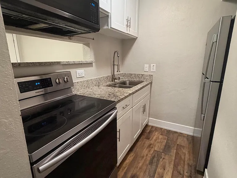 202 Caroline St #208 — Photo 10