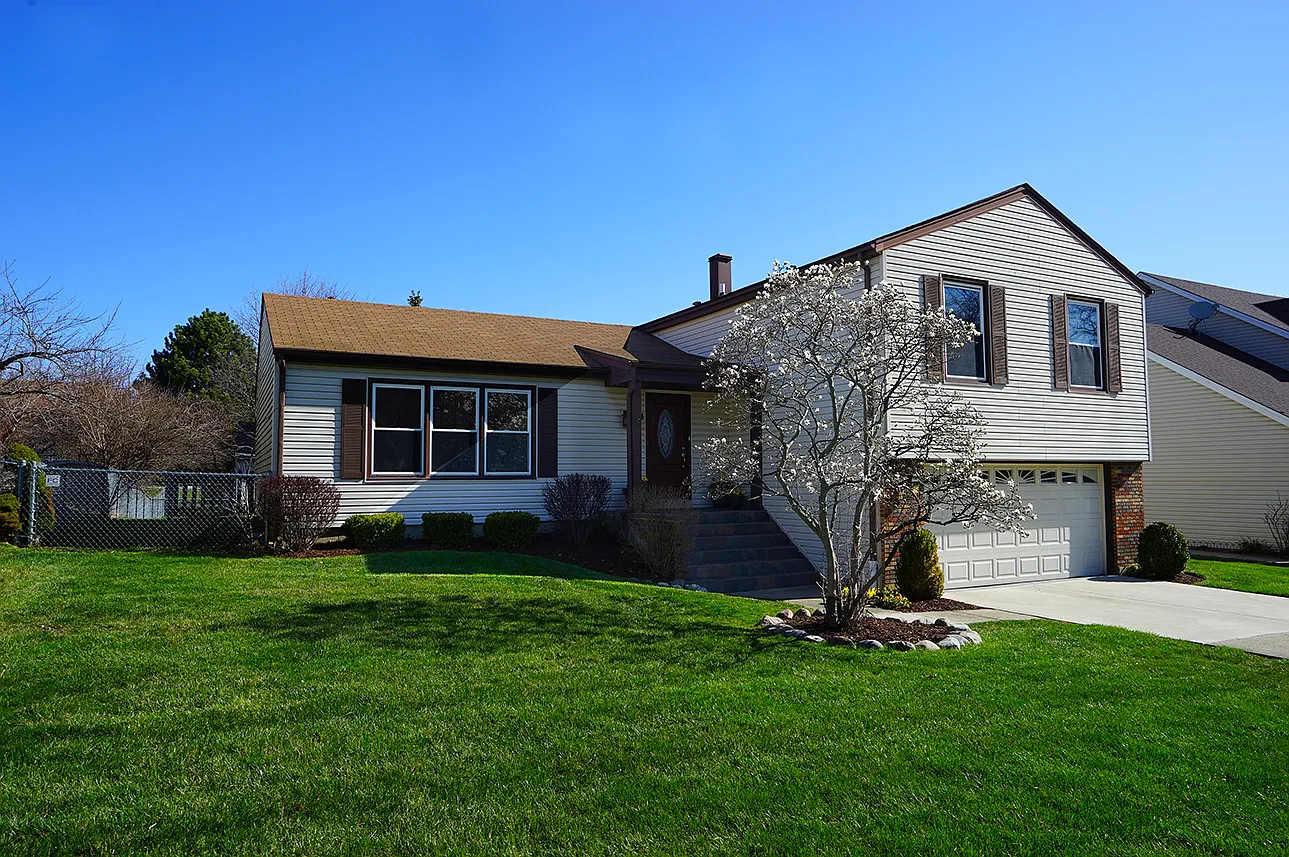721 Heatherdown Way photo 1