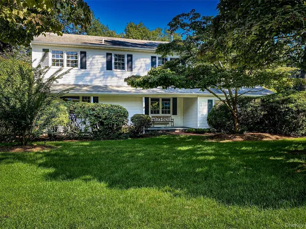 15 Fox Road, East Setauket, NY 11733