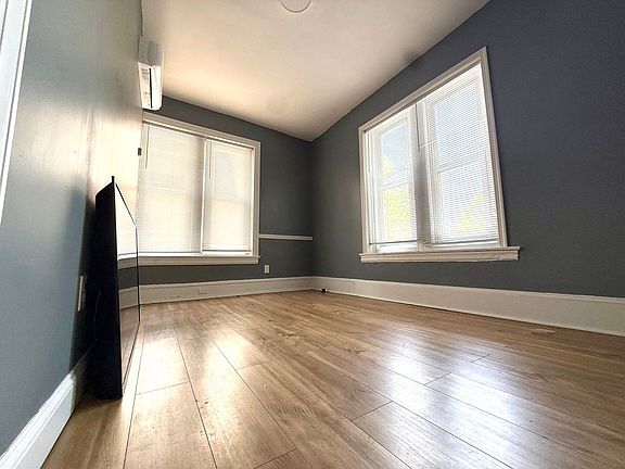 5th image of 4618 Wayne Ave #2F