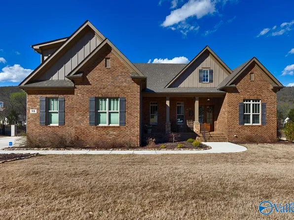 98 McMullen Ln SE, Gurley, AL 35748