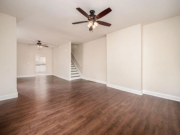 3rd image of 563 Kimball Pl #563