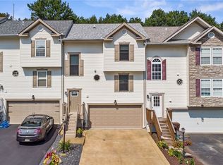 900 Talon Ct, Leechburg, PA 15656