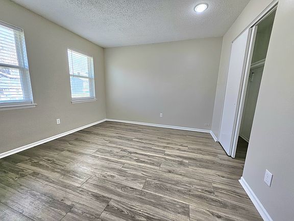 5th image of 3124 Eaton St