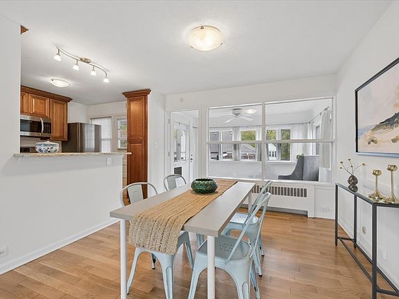 4th image of 2221 Central St