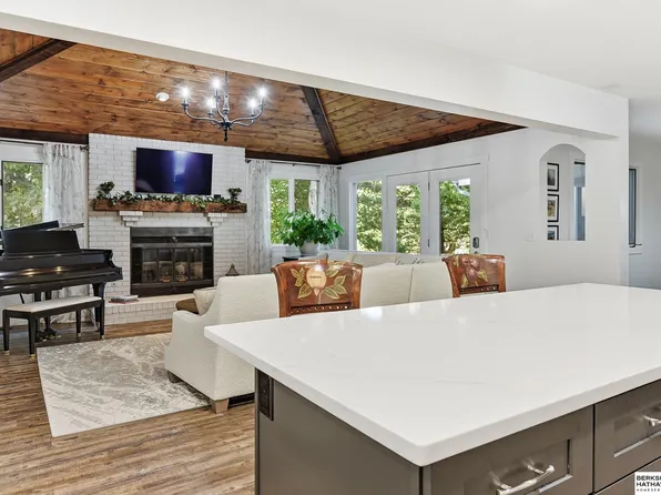 4966 S 150th Plz #7-W, Omaha, NE 68137