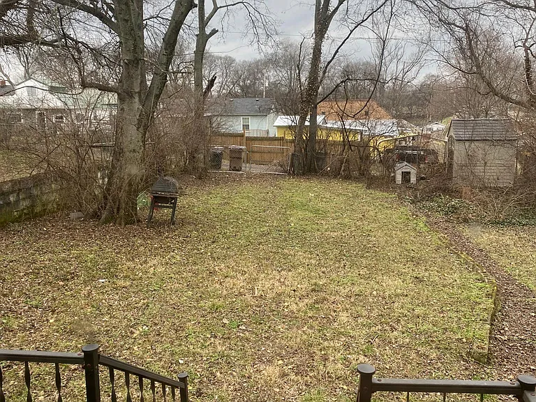 722 Hart Ave — Photo 13