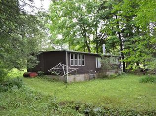 123 Redbud Ln, Latrobe, PA 15650