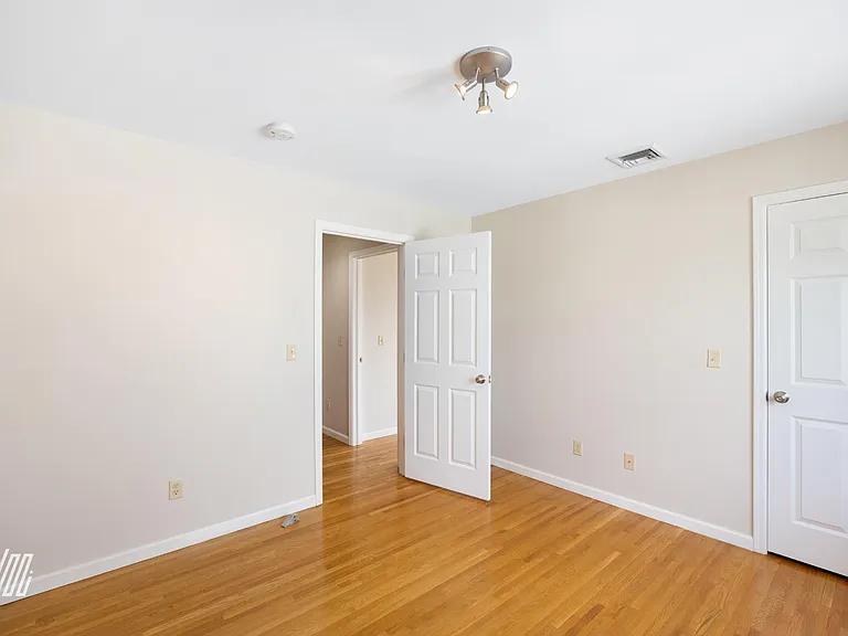 136 Fulton Ave #A — Photo 16