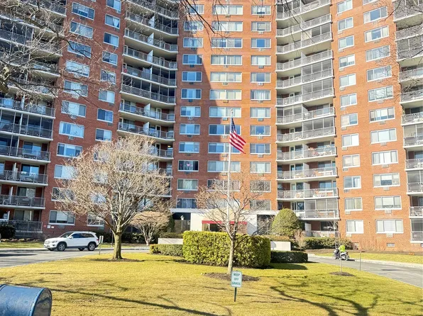 220-55 46 Avenue #9T, Bayside, NY 11361