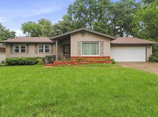 619 E Holland Dr, Springfield, MO 65807